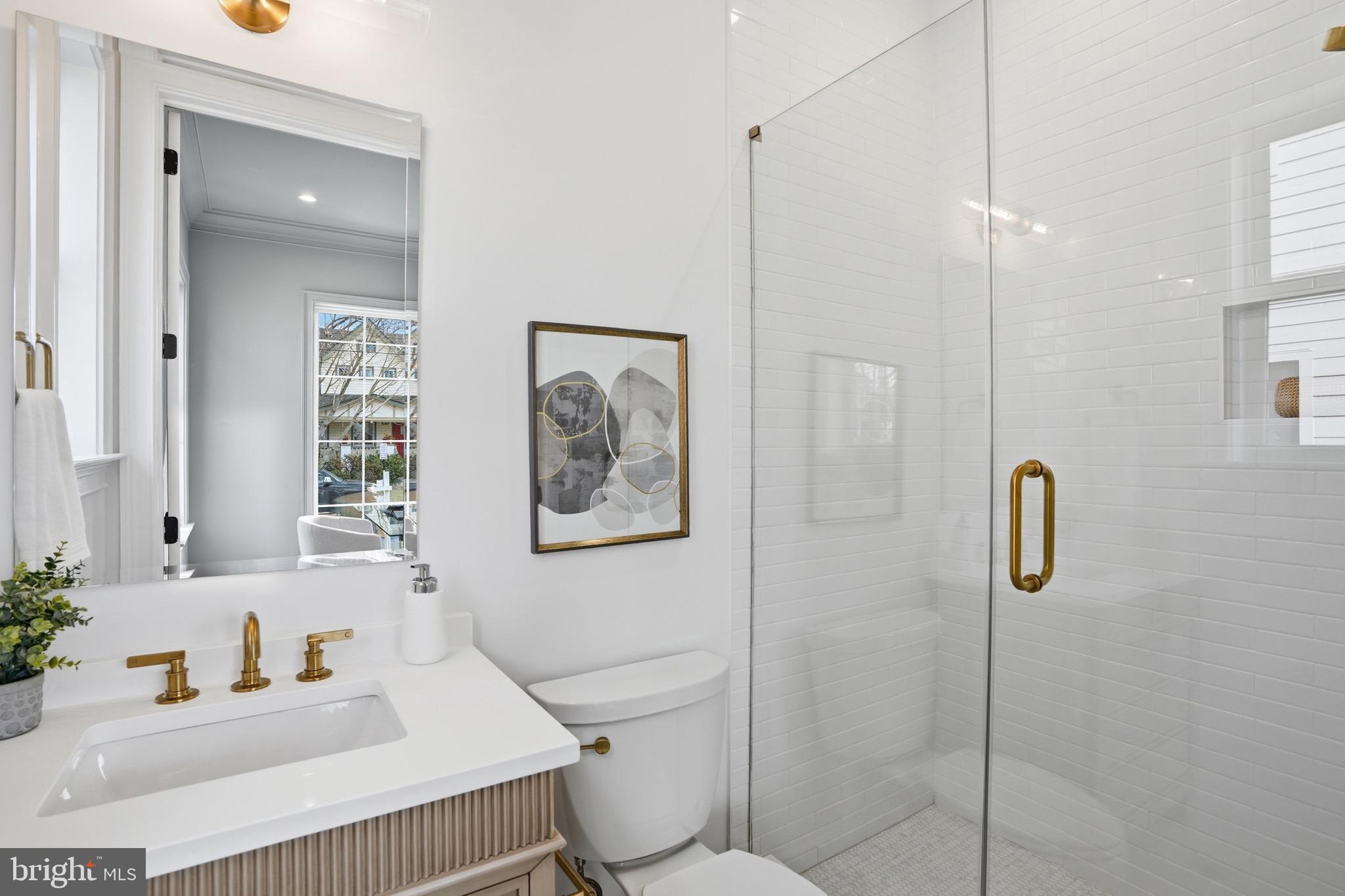 CLARENDON - Residential