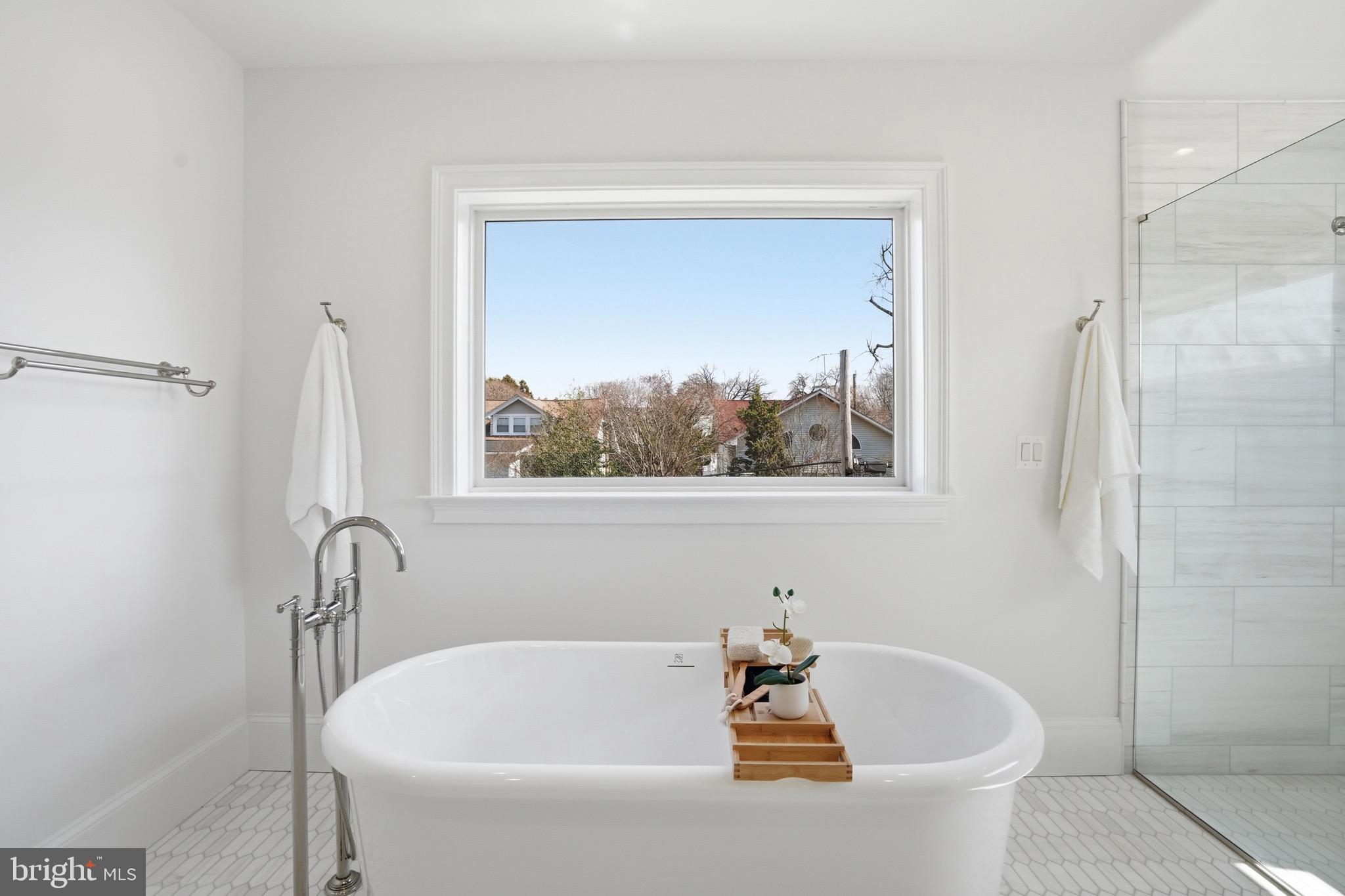 CLARENDON - Residential