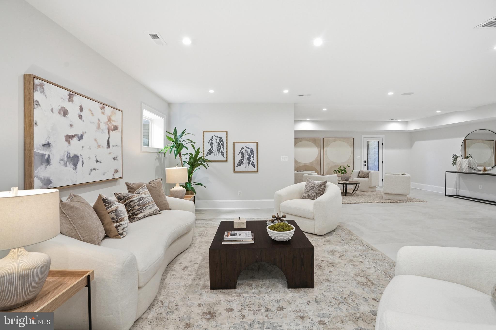 CLARENDON - Residential