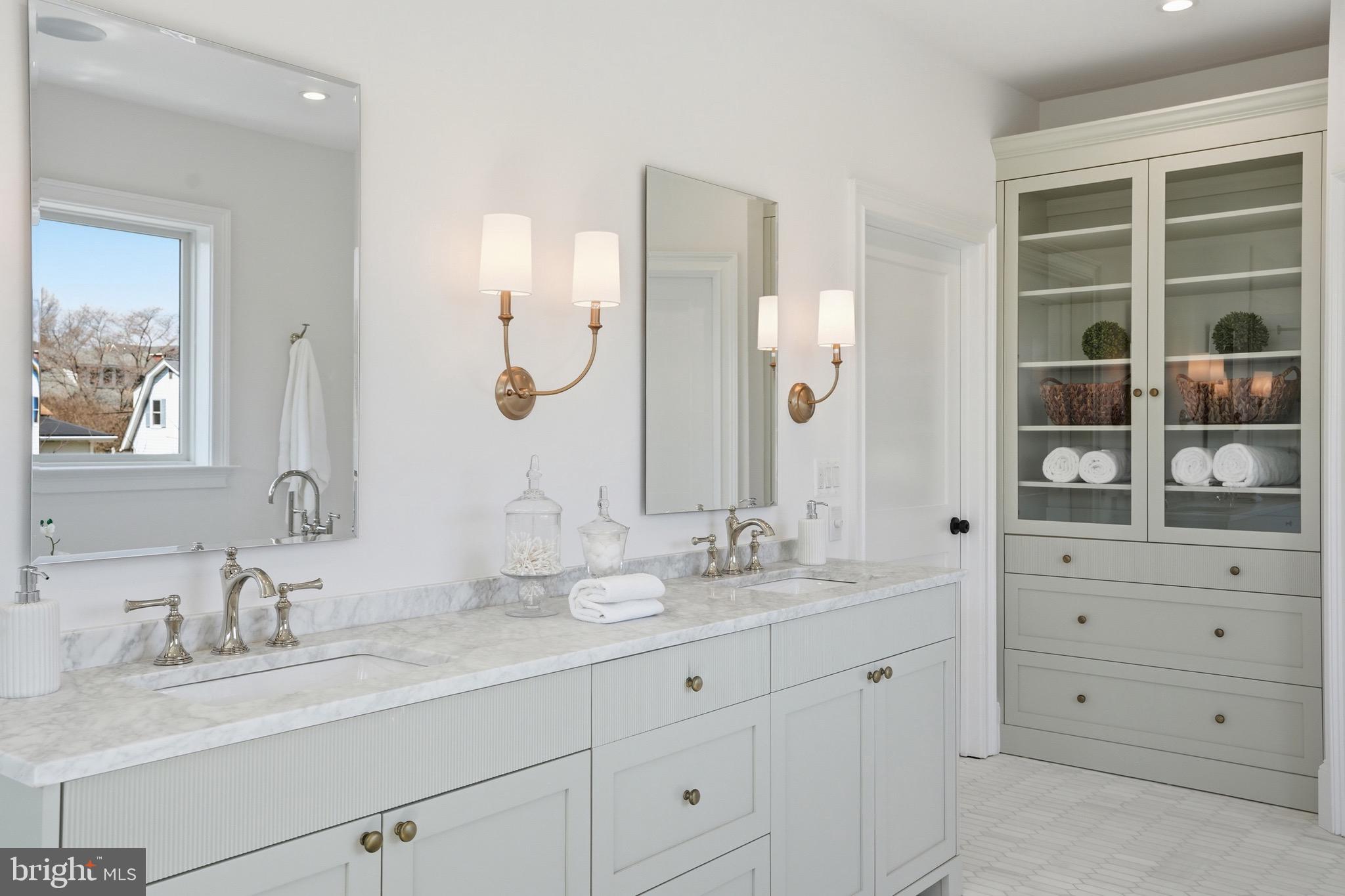 CLARENDON - Residential