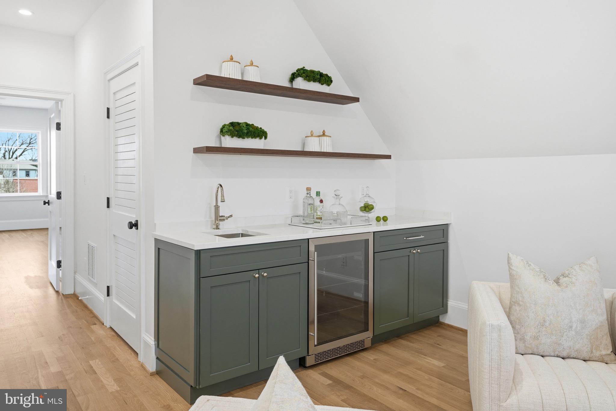 CLARENDON - Residential