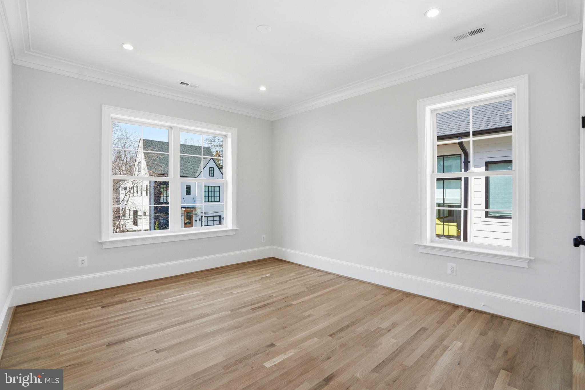 CLARENDON - Residential