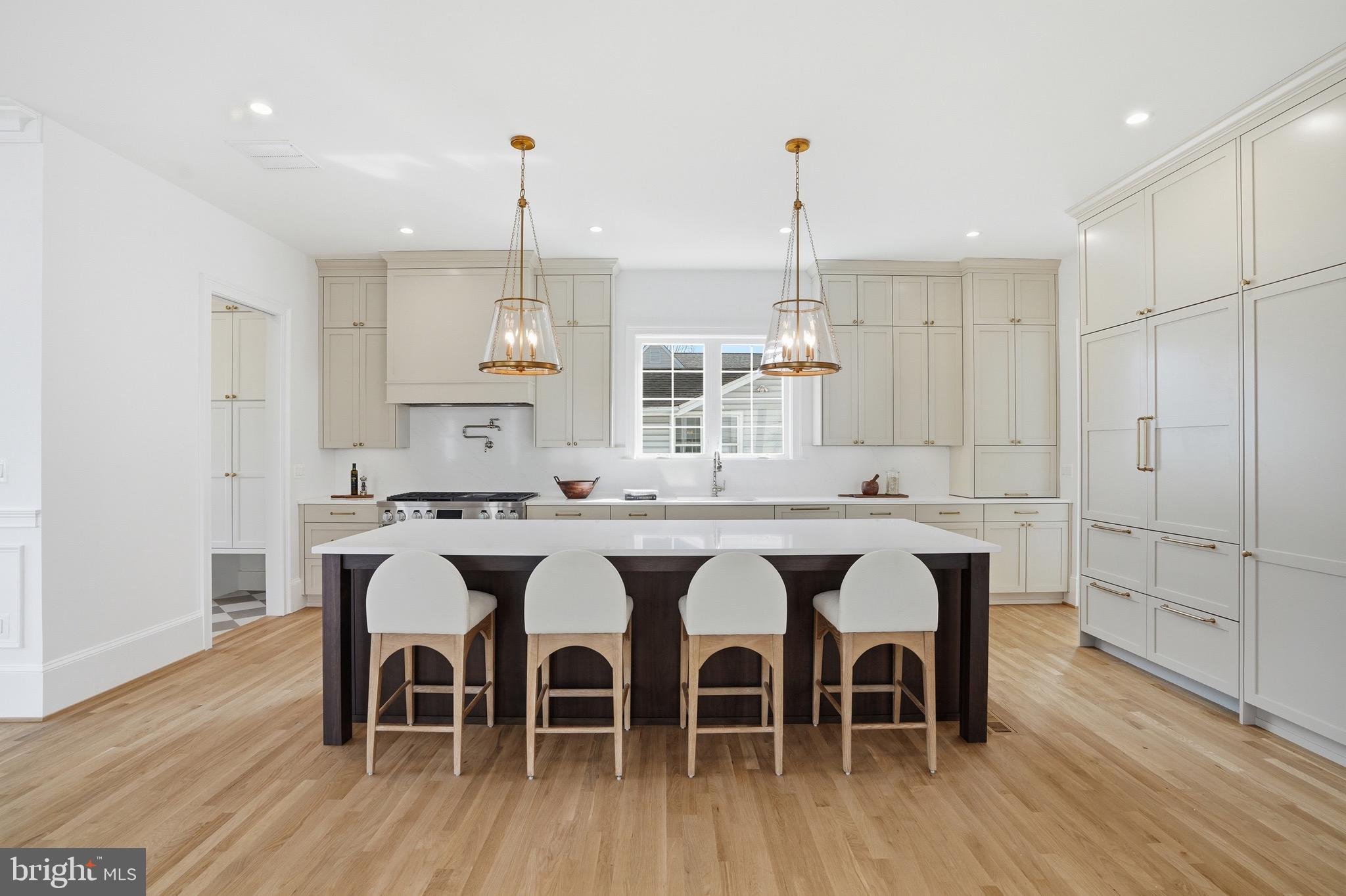 CLARENDON - Residential