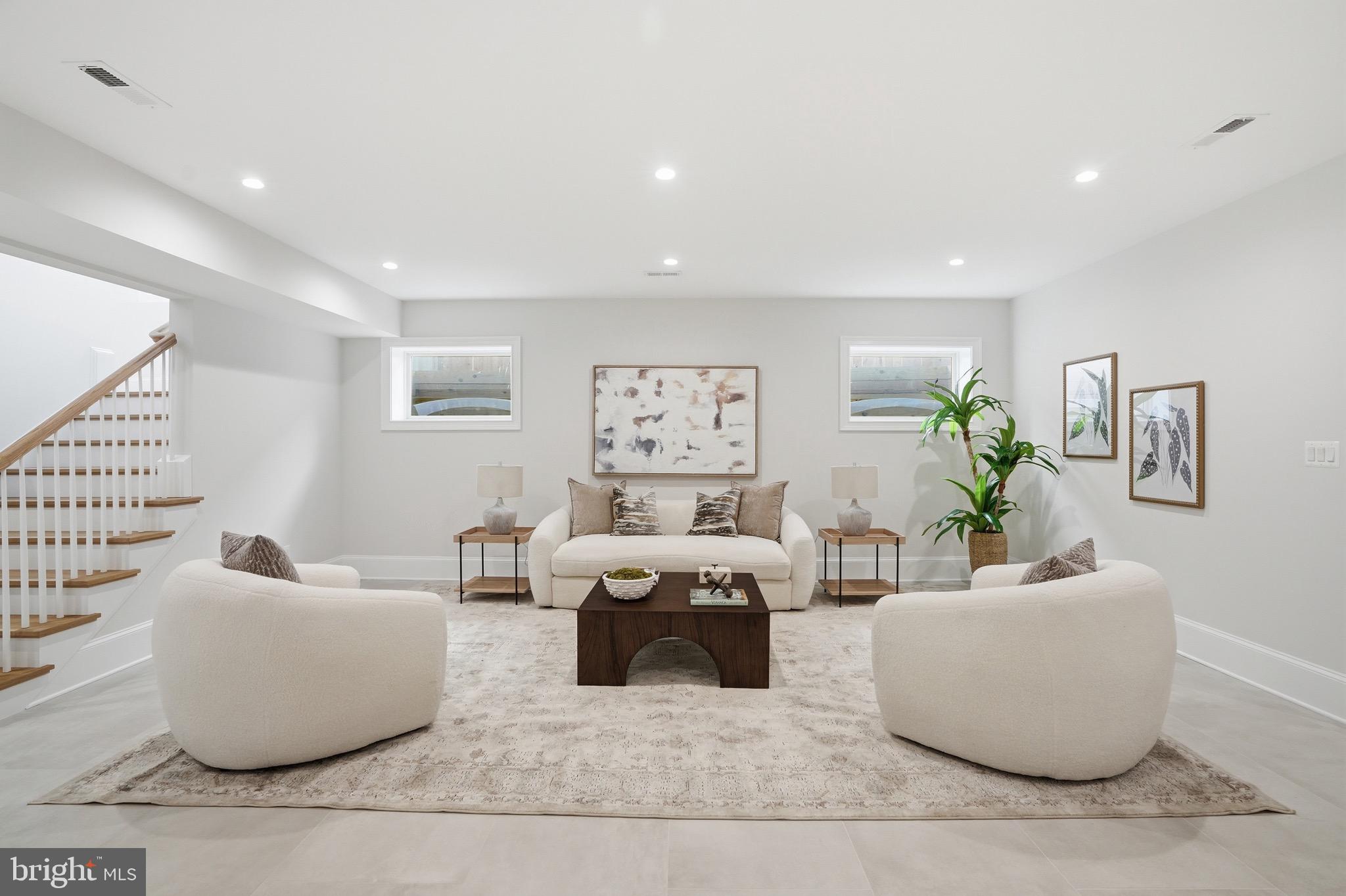 CLARENDON - Residential