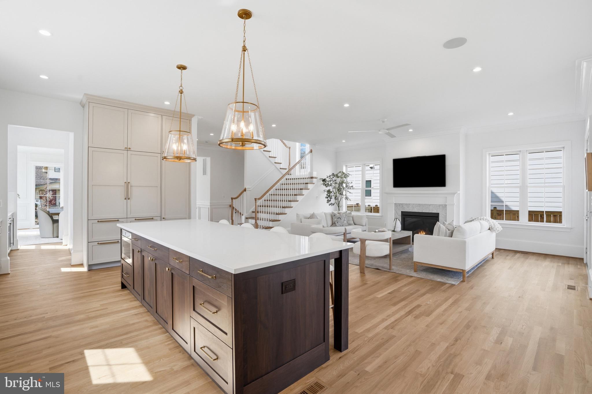 CLARENDON - Residential