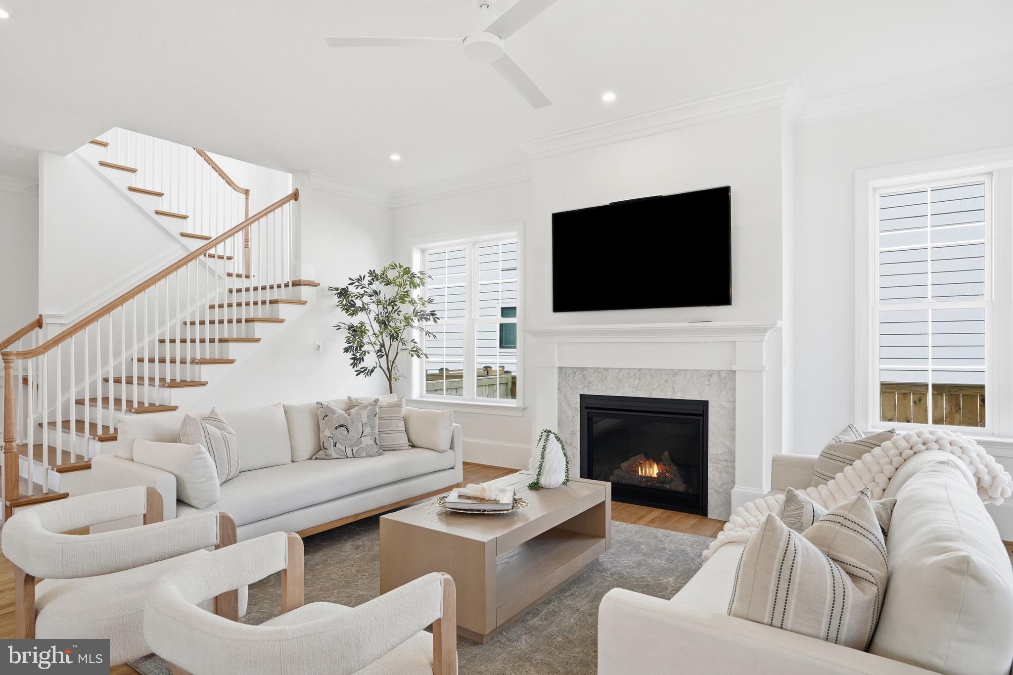 CLARENDON - Residential