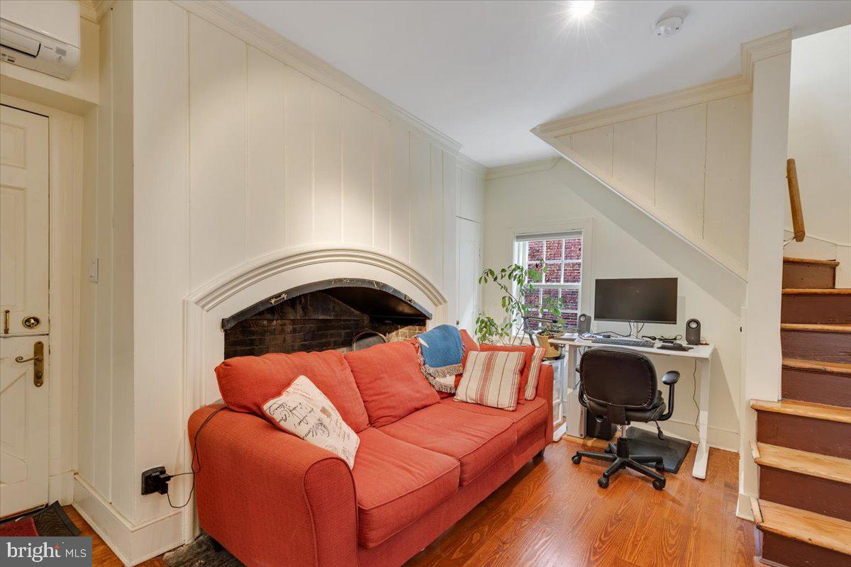 OLD TOWN ALEXANDRIA - Residential Income