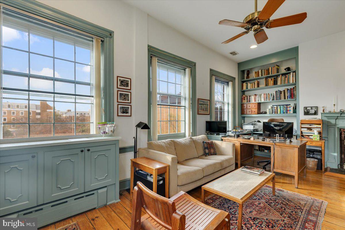 OLD TOWN ALEXANDRIA - Residential Income