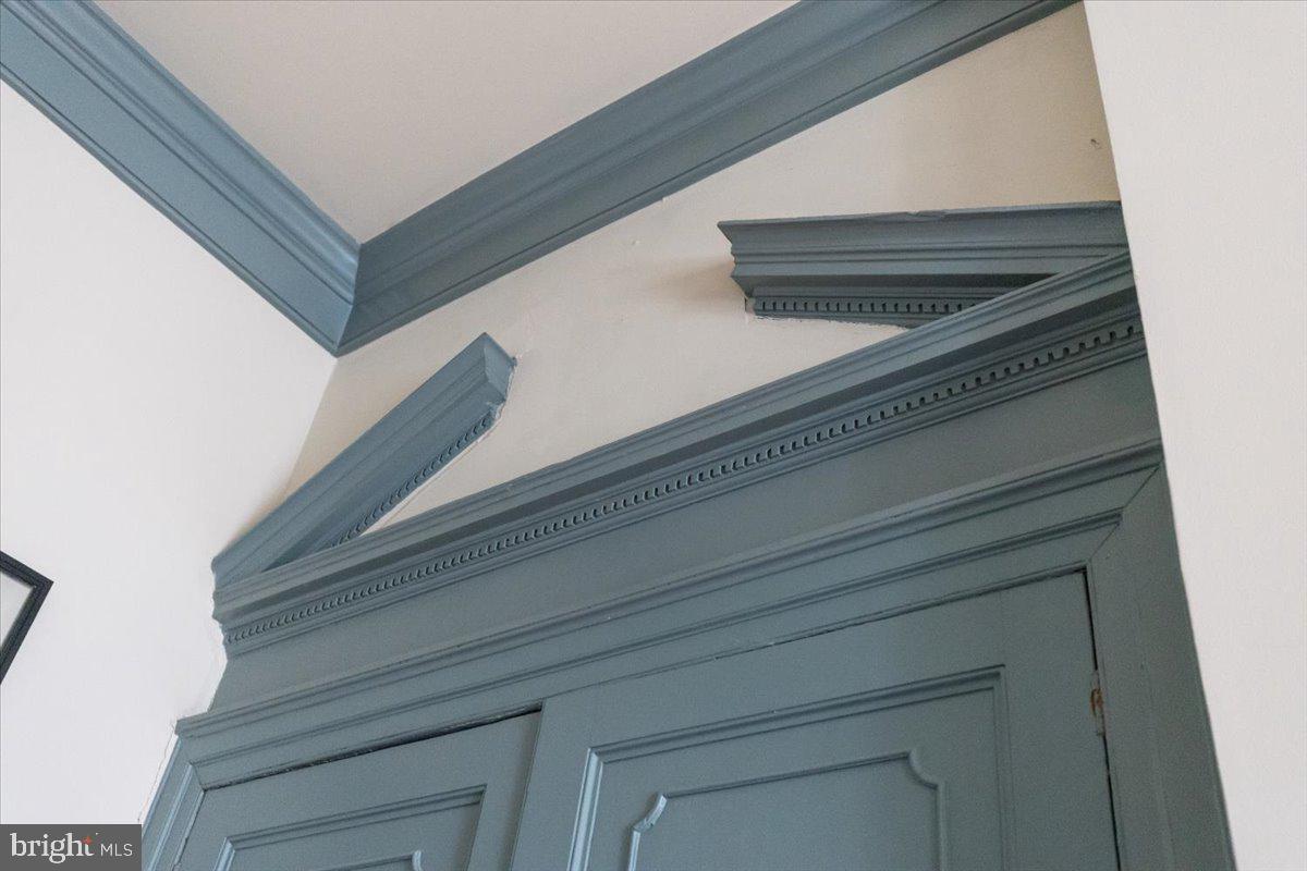 OLD TOWN ALEXANDRIA - Residential Income