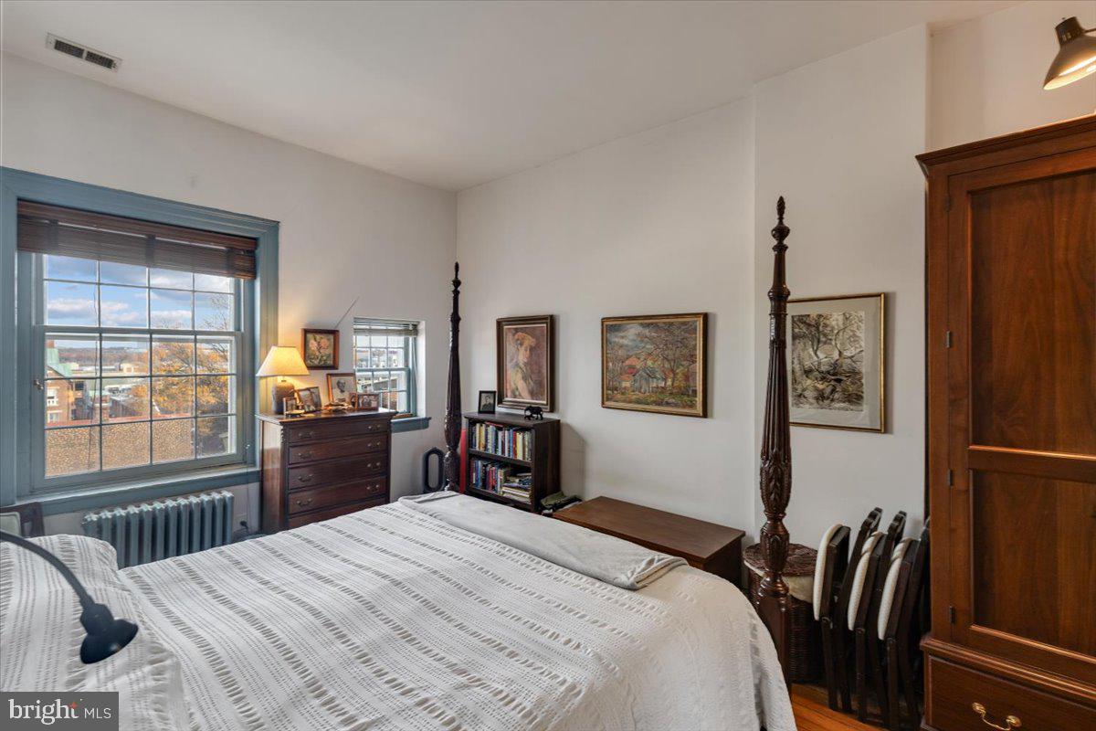 OLD TOWN ALEXANDRIA - Residential Income