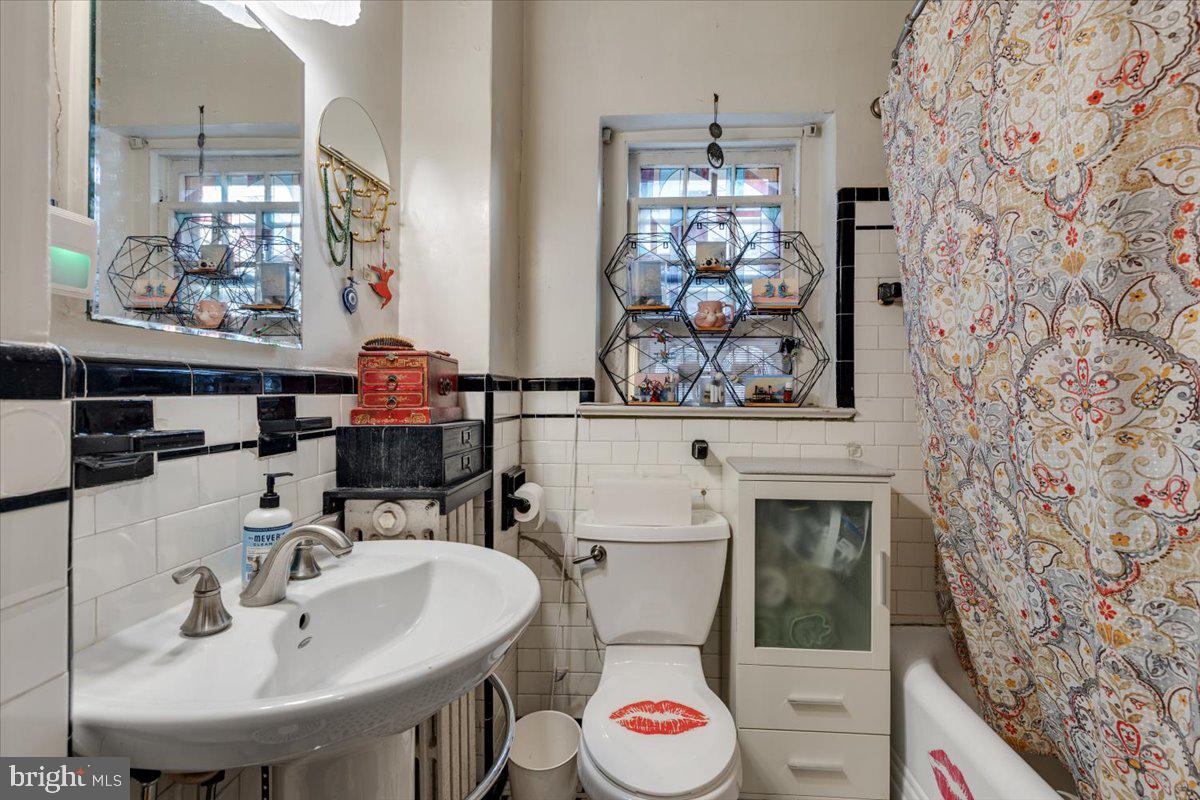 OLD TOWN ALEXANDRIA - Residential Income