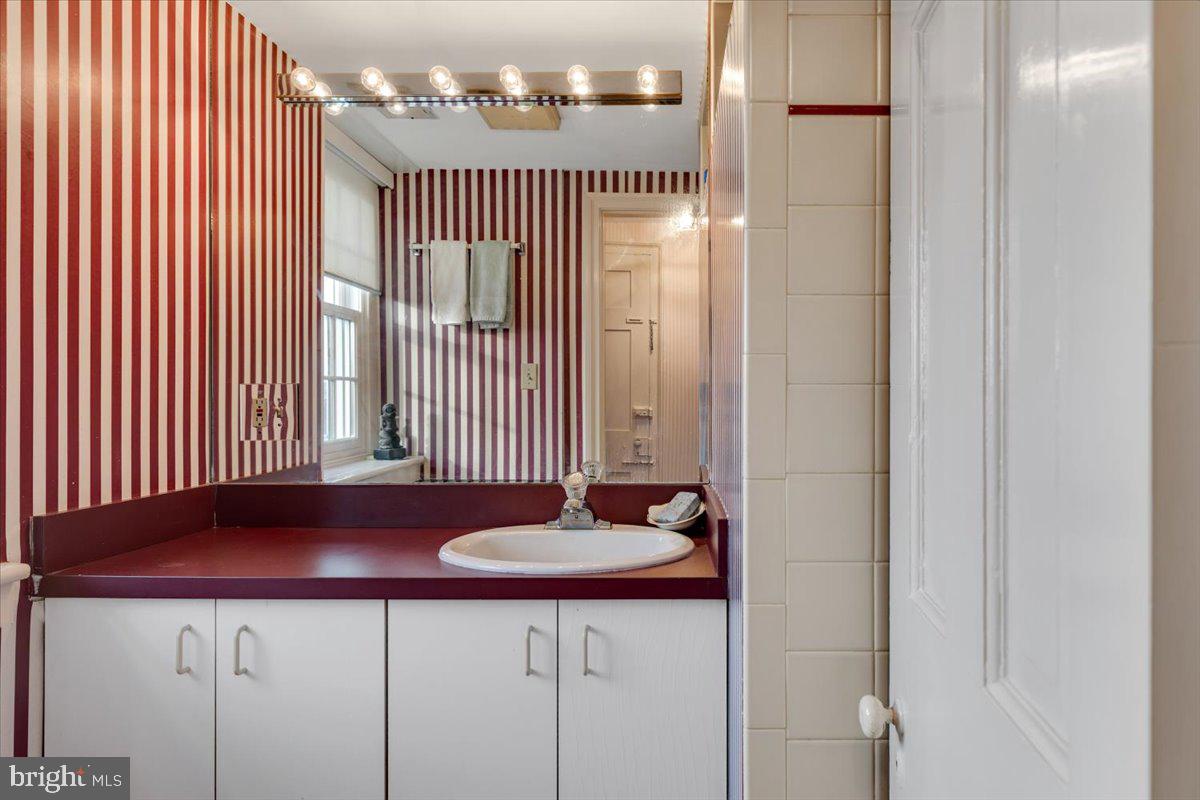 OLD TOWN ALEXANDRIA - Residential Income