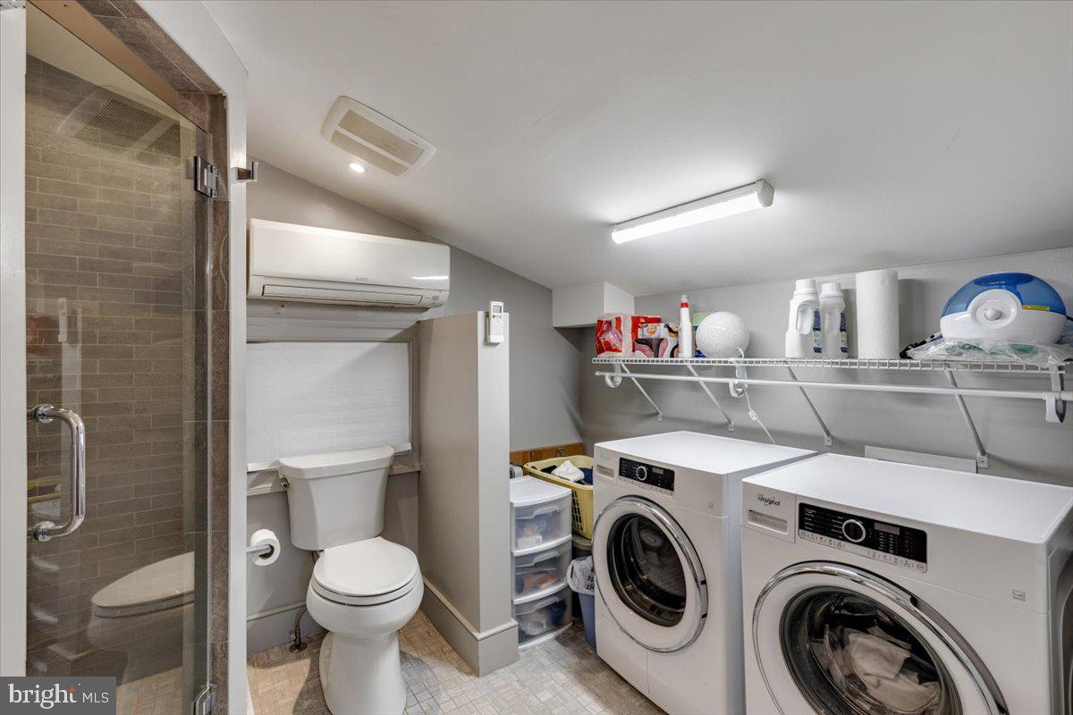 OLD TOWN ALEXANDRIA - Residential Income