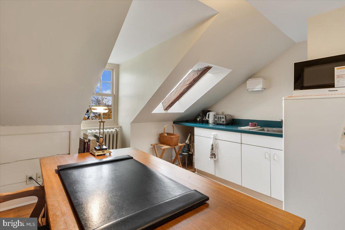 OLD TOWN ALEXANDRIA - Residential Income