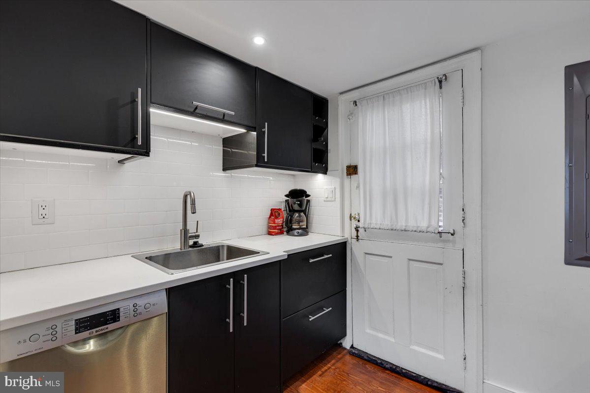 OLD TOWN ALEXANDRIA - Residential Income