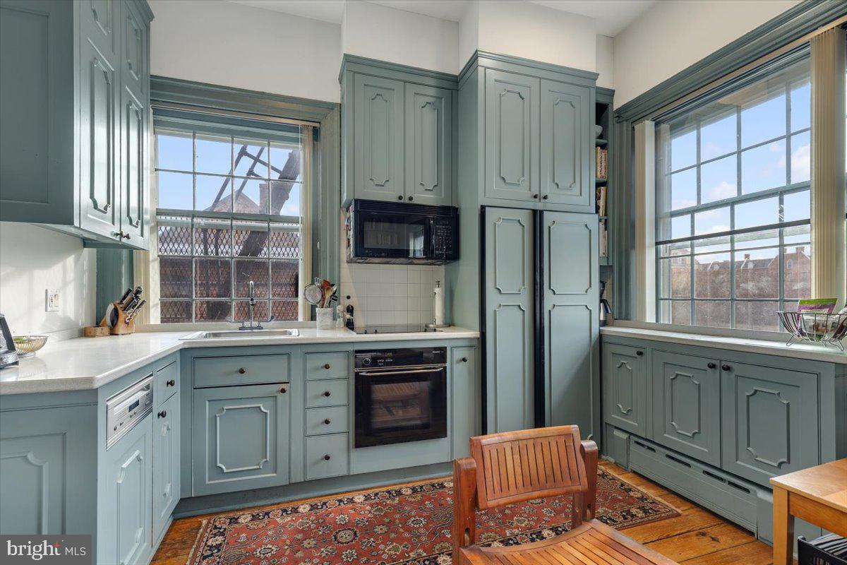 OLD TOWN ALEXANDRIA - Residential Income