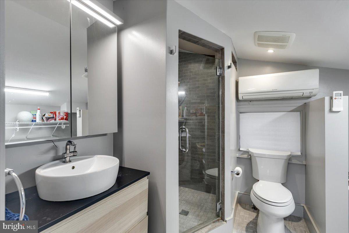 OLD TOWN ALEXANDRIA - Residential Income