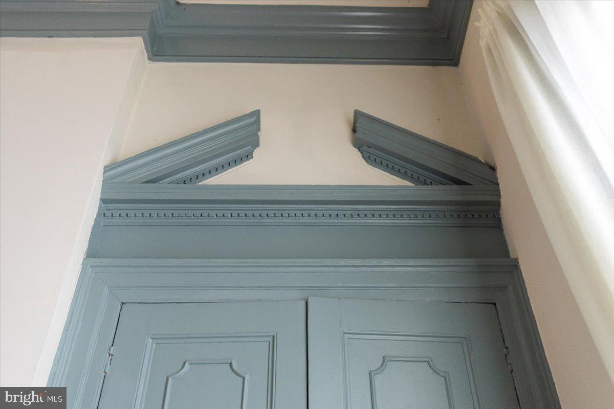 OLD TOWN ALEXANDRIA - Residential Income