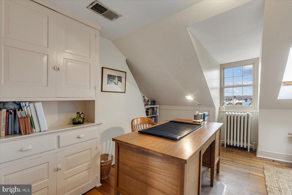 OLD TOWN ALEXANDRIA - Residential Income