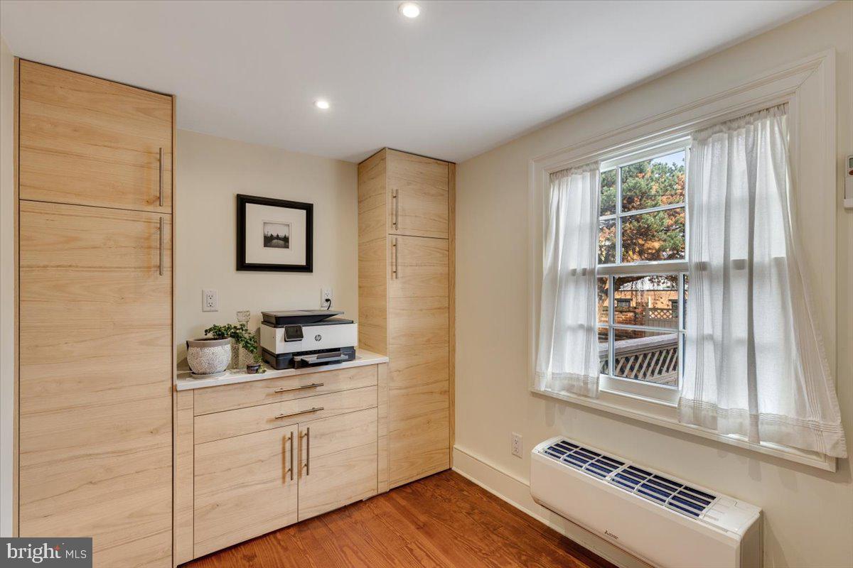 OLD TOWN ALEXANDRIA - Residential Income