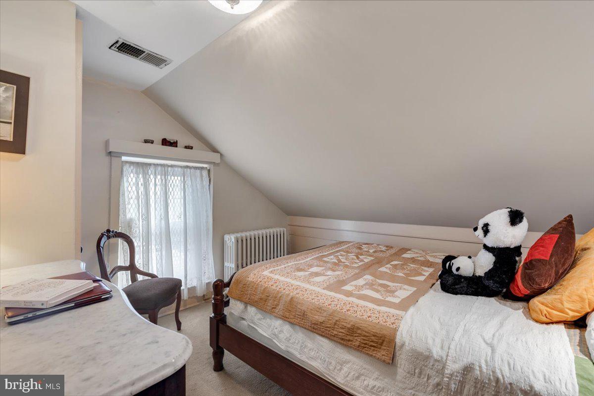 OLD TOWN ALEXANDRIA - Residential Income