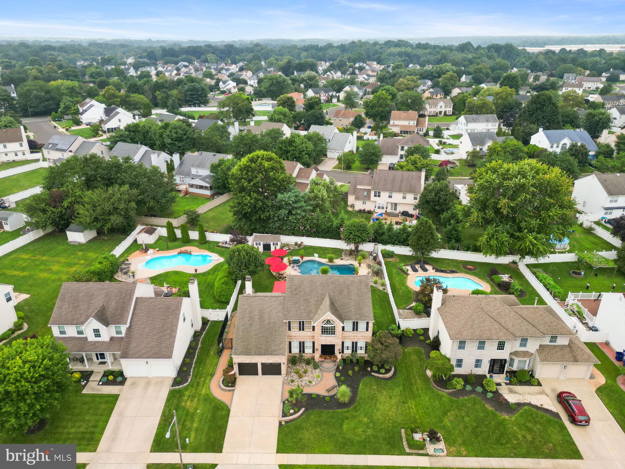 81 KINGSBRIDGE DRIVE