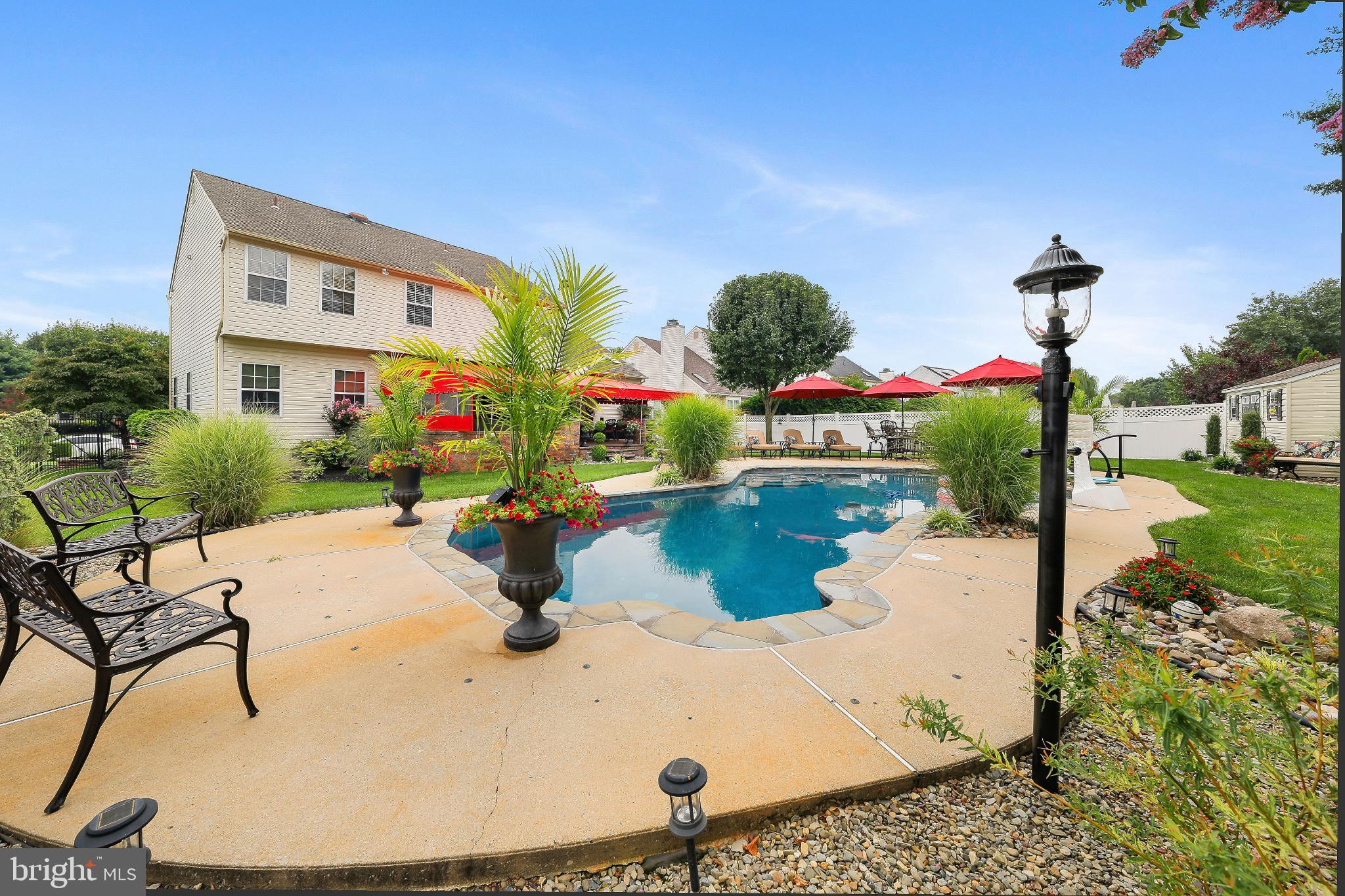 81 KINGSBRIDGE DRIVE