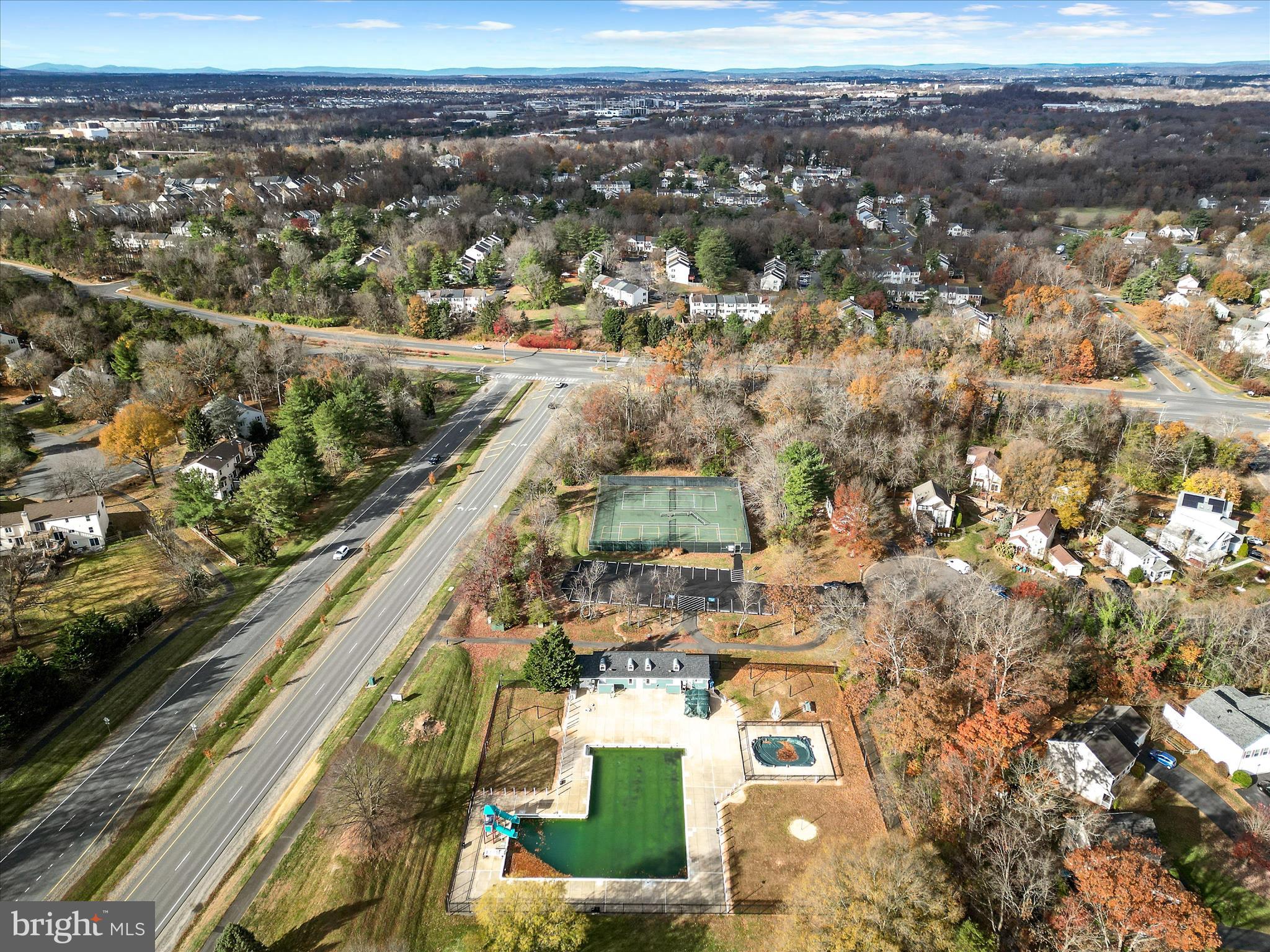 COUNTRYSIDE - Residential