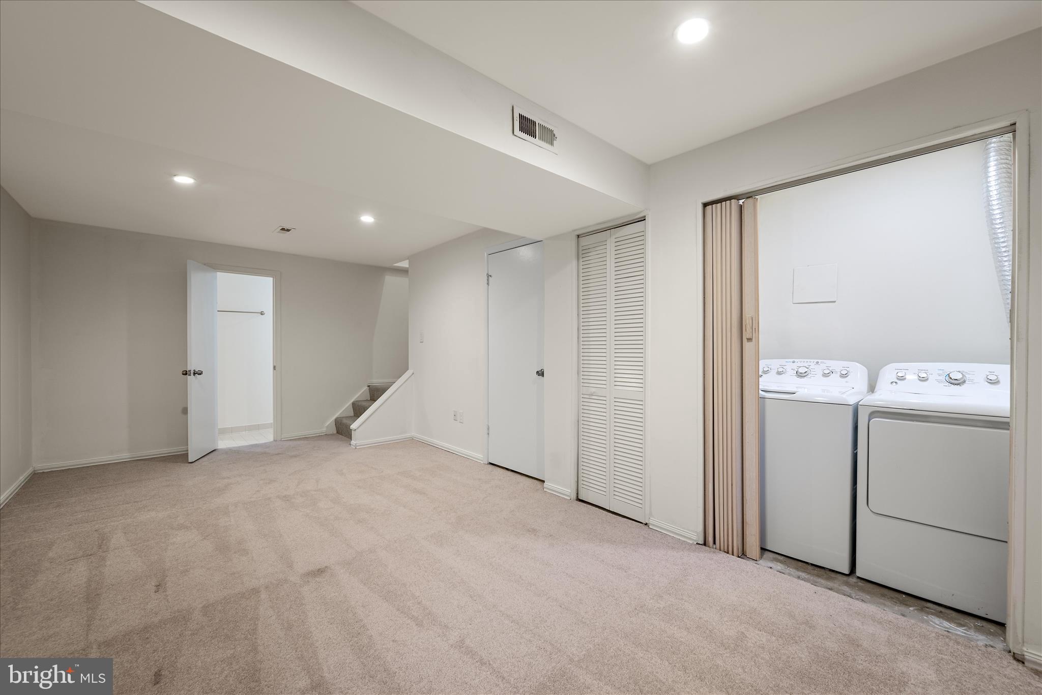 COUNTRYSIDE - Residential