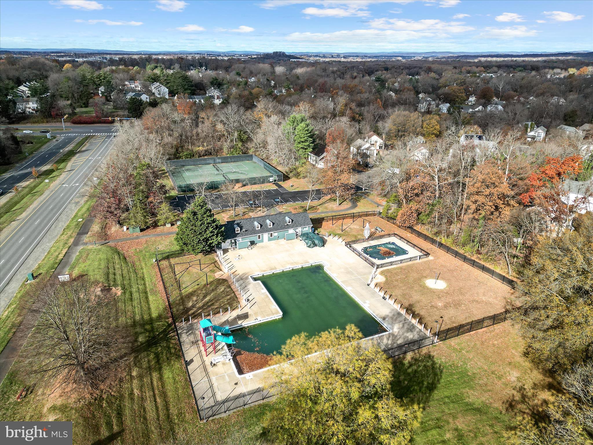 COUNTRYSIDE - Residential