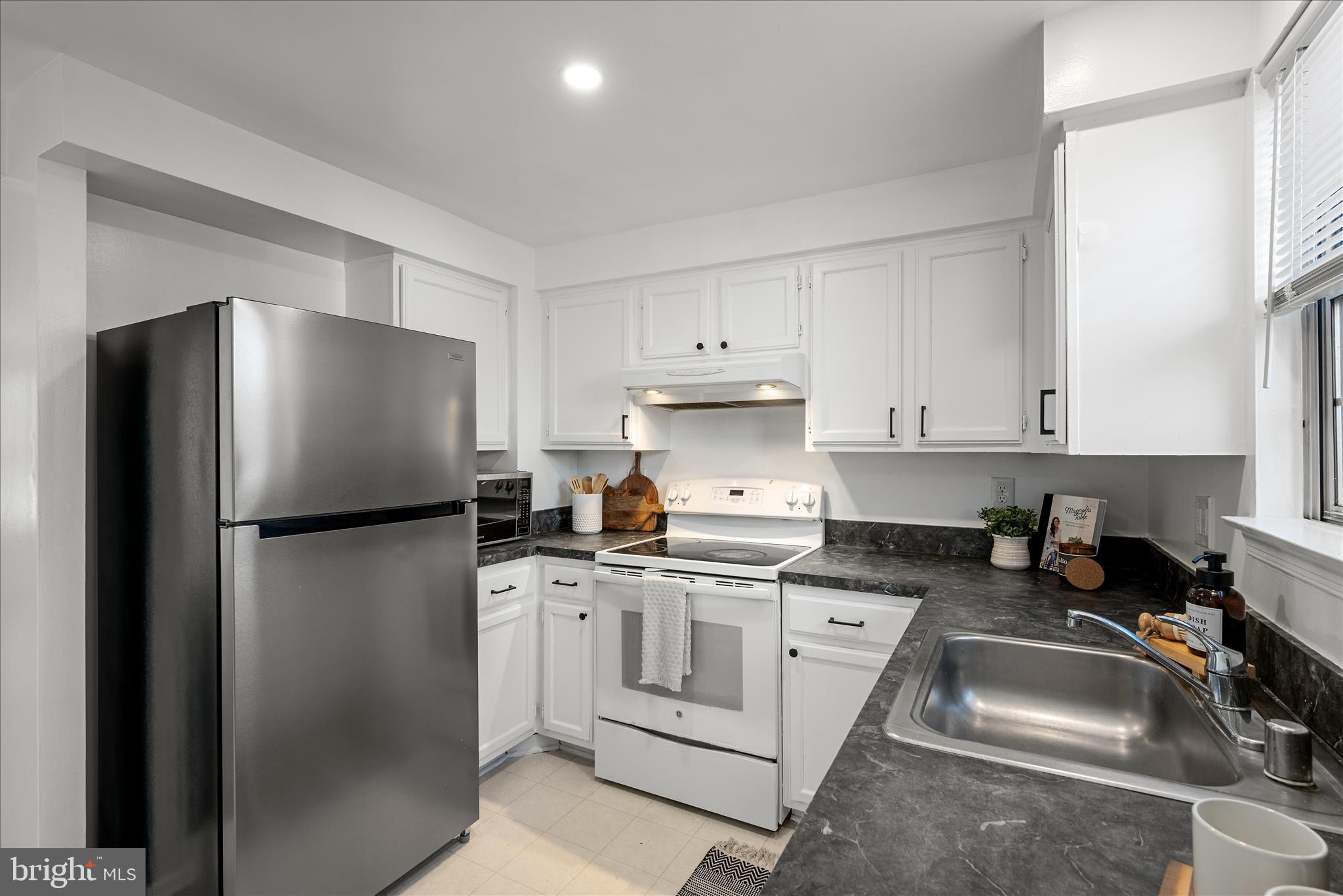 COUNTRYSIDE - Residential