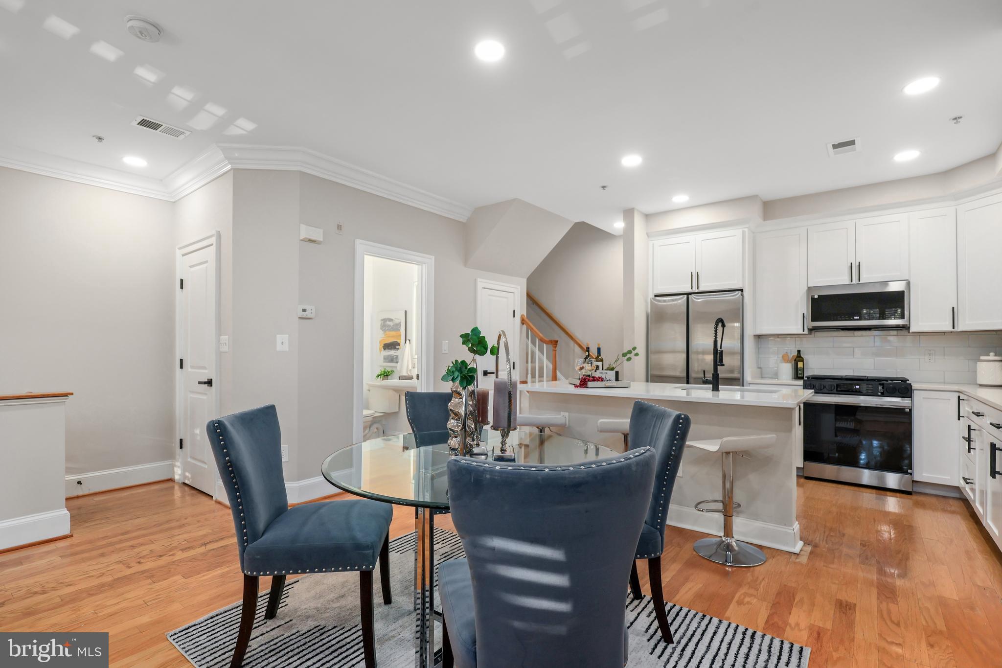 CHATHAM SQUARE - Residential