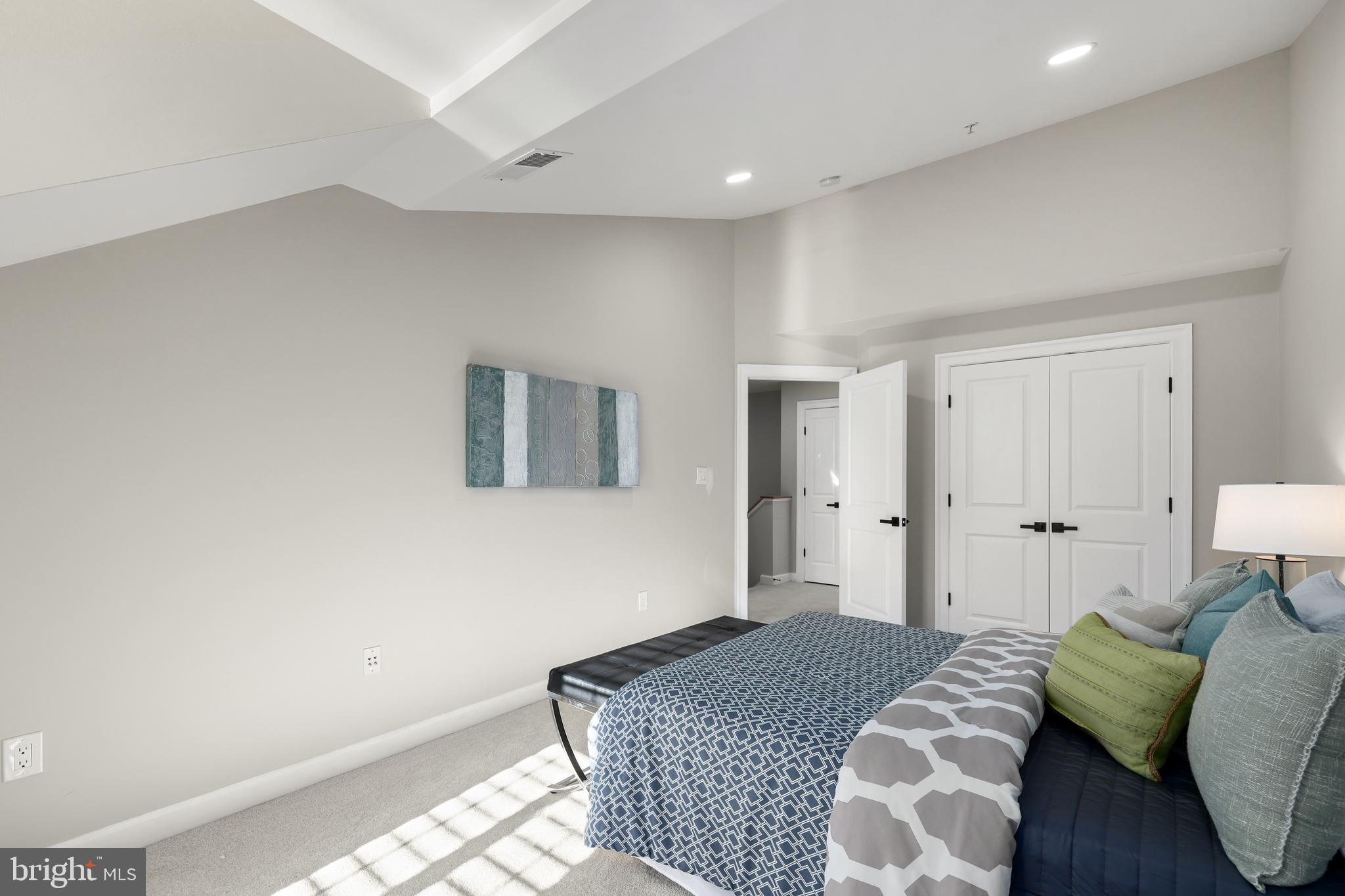 CHATHAM SQUARE - Residential