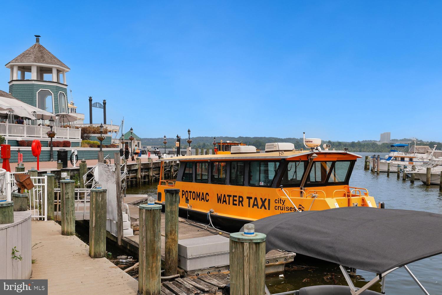 CHATHAM SQUARE - Residential