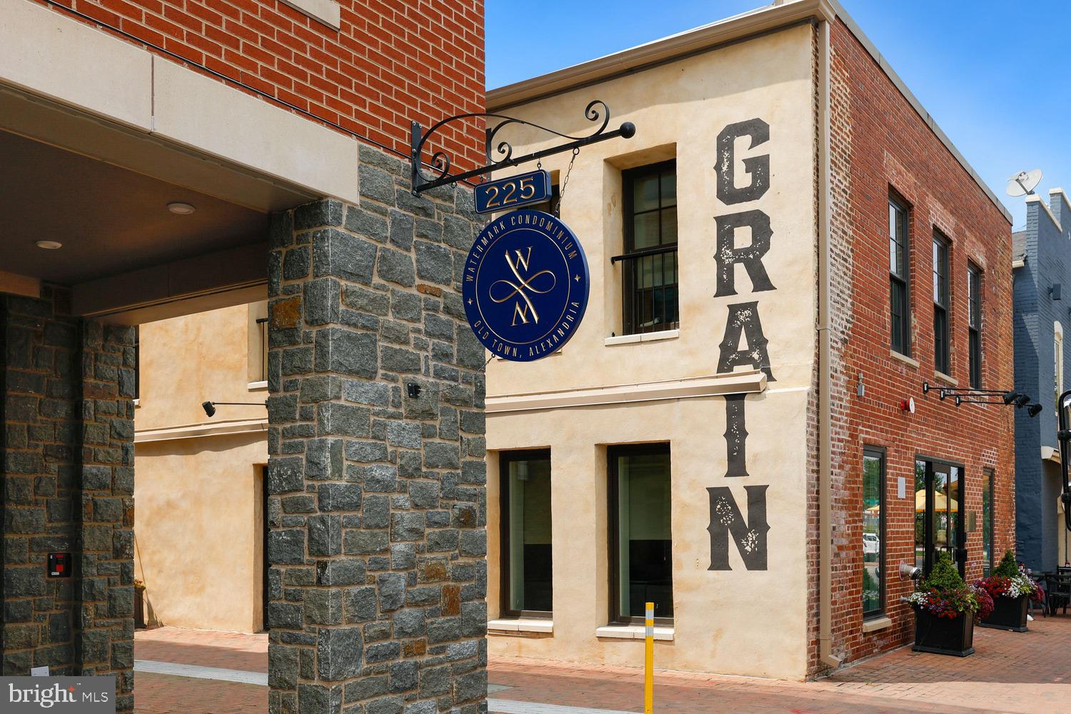 CHATHAM SQUARE - Residential