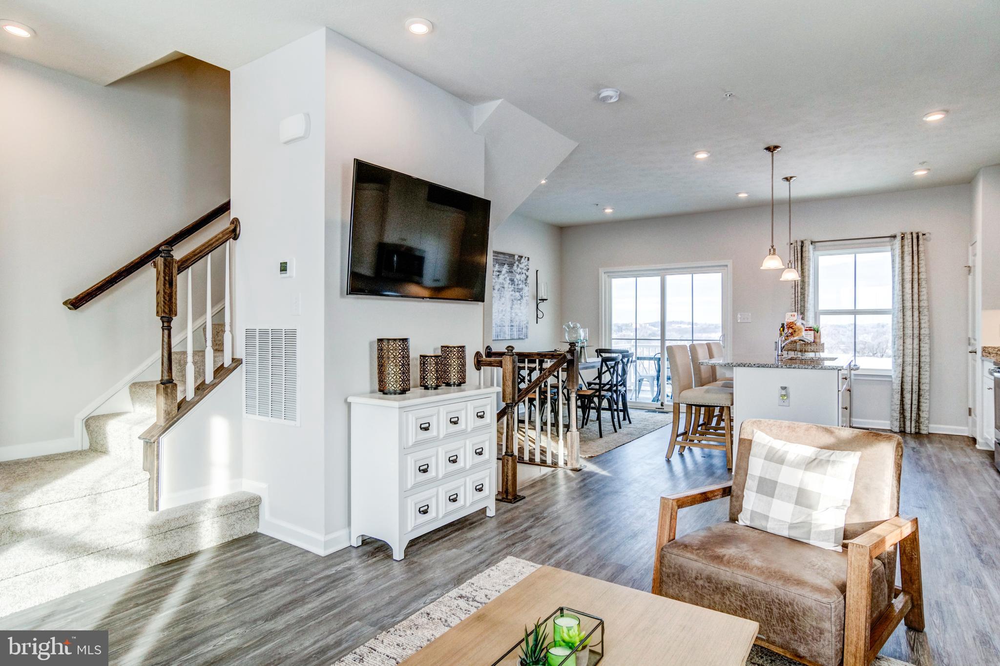 ANCHOR POINT - Residential