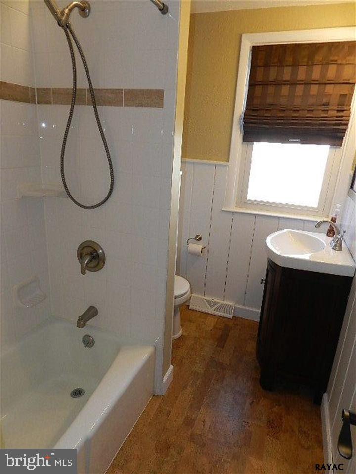 NORTH YORK BORO - Residential