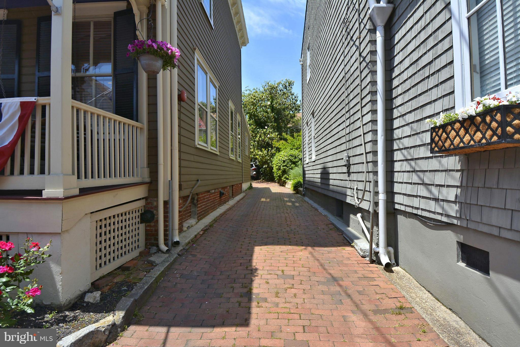 HISTORIC DISTRICT - Residential