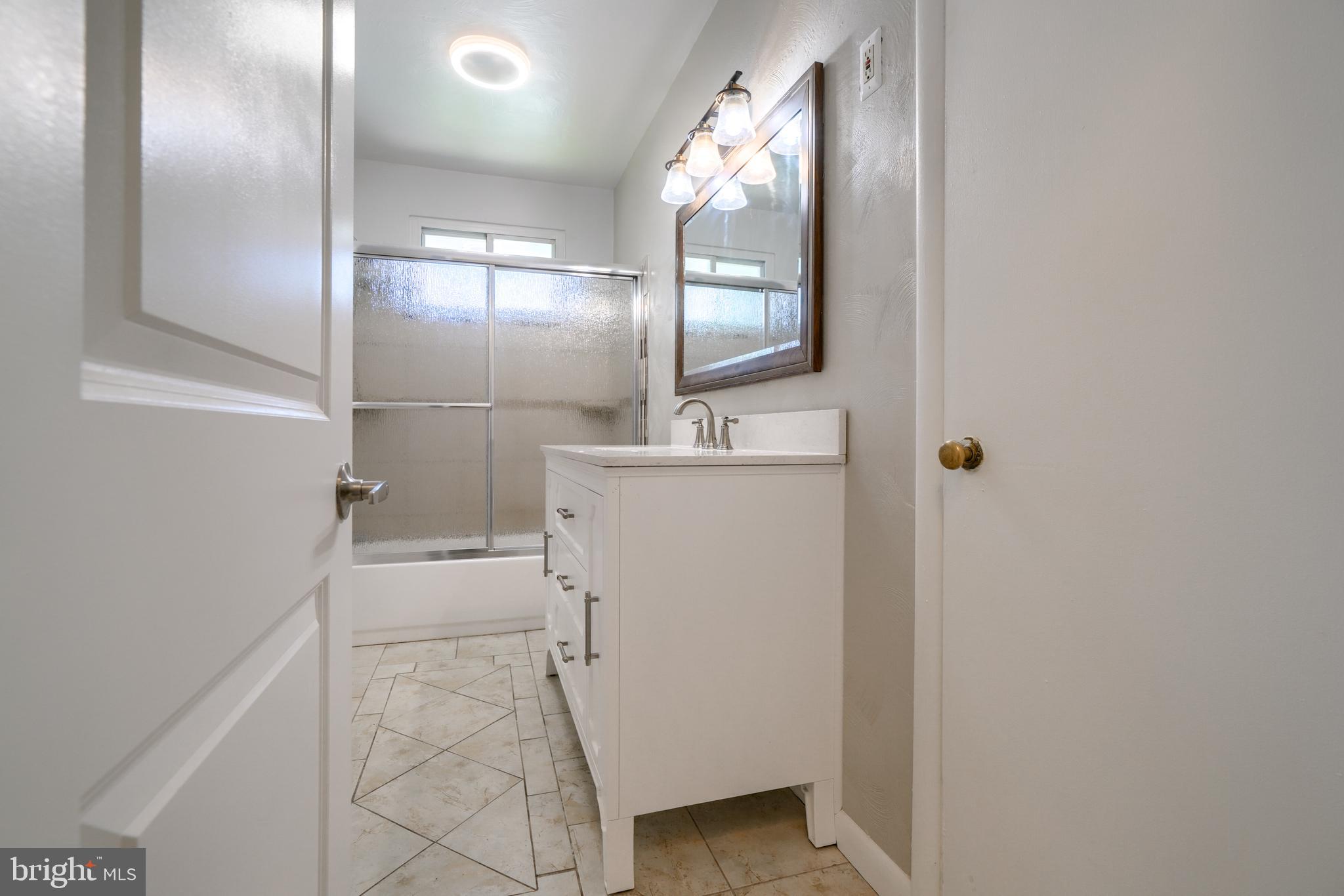 ROCKDALE PLAINS - Residential