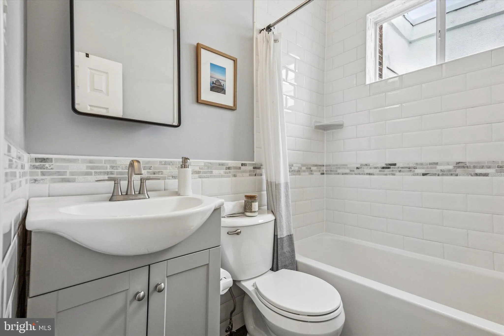 Philadelphia, Pennsylvania 19134, United States, 3 Bedrooms Bedrooms, ,2 BathroomsBathrooms,Residential,Active,186412