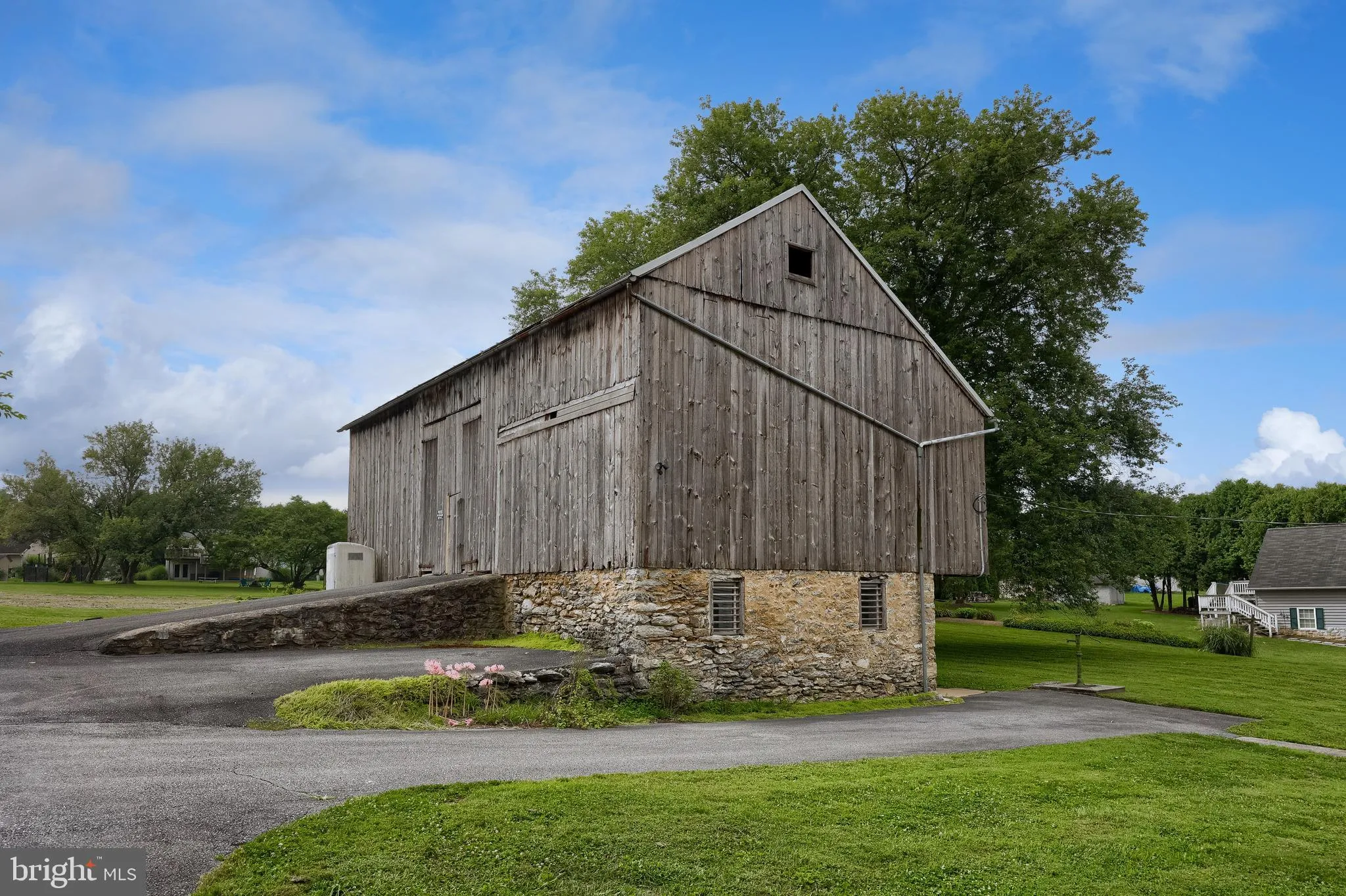 Lancaster, Pennsylvania 17603, United States, 5 Bedrooms Bedrooms, ,2 BathroomsBathrooms,Residential,Active,197044