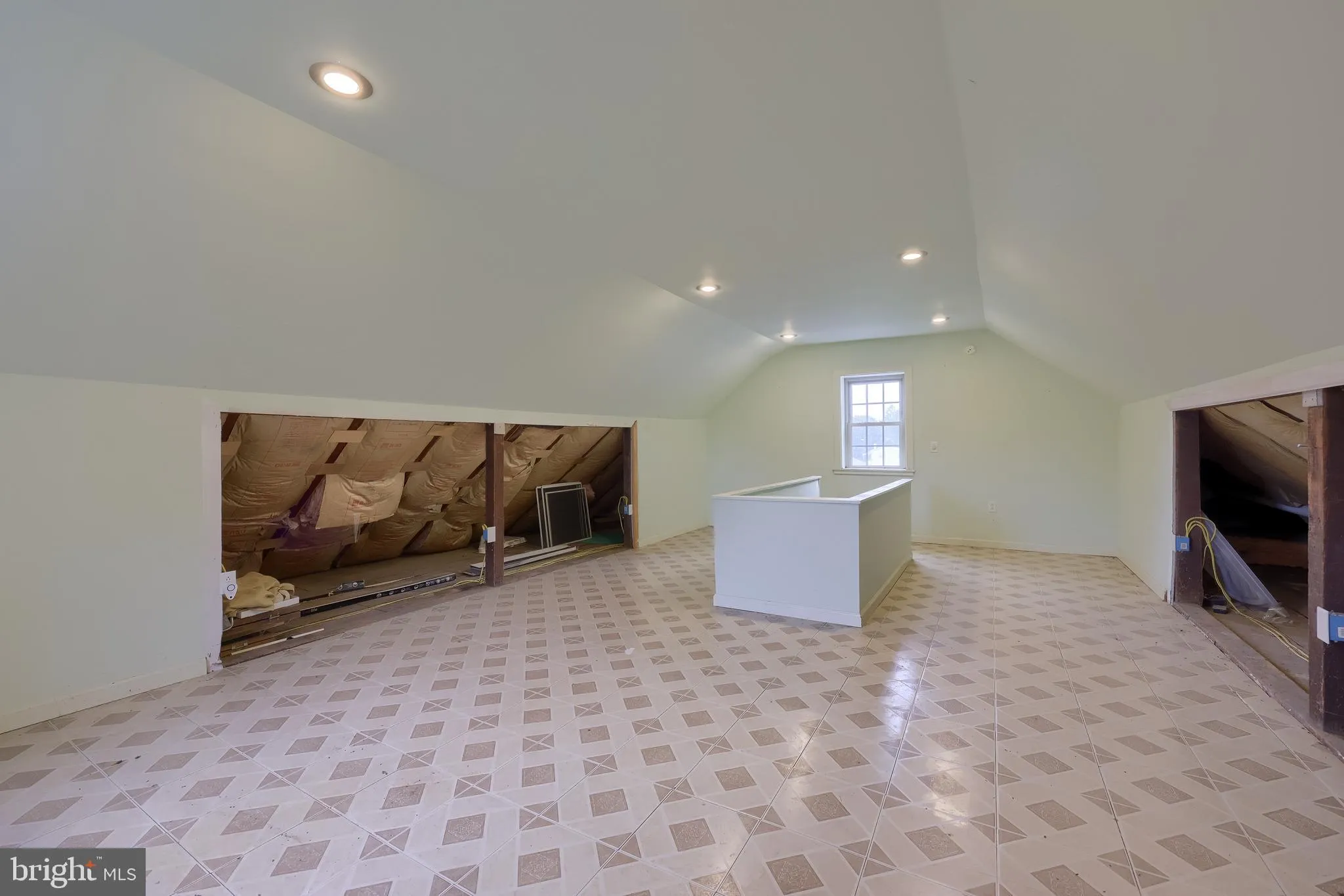 Lancaster, Pennsylvania 17603, United States, 5 Bedrooms Bedrooms, ,2 BathroomsBathrooms,Residential,Active,197044