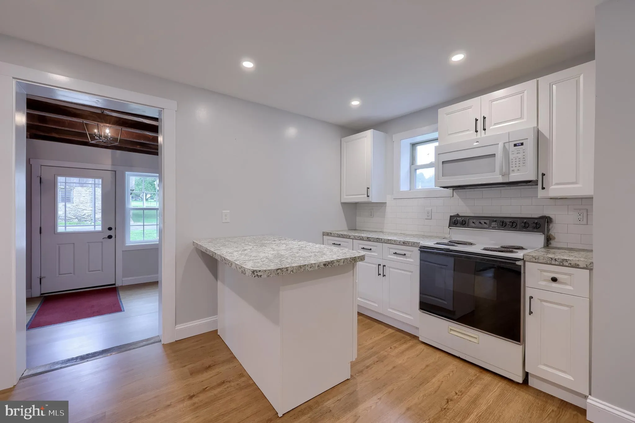 Lancaster, Pennsylvania 17603, United States, 5 Bedrooms Bedrooms, ,2 BathroomsBathrooms,Residential,Active,197044