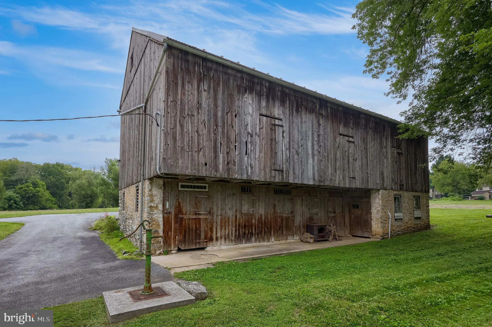 Lancaster, Pennsylvania 17603, United States, 5 Bedrooms Bedrooms, ,2 BathroomsBathrooms,Residential,Active,197044