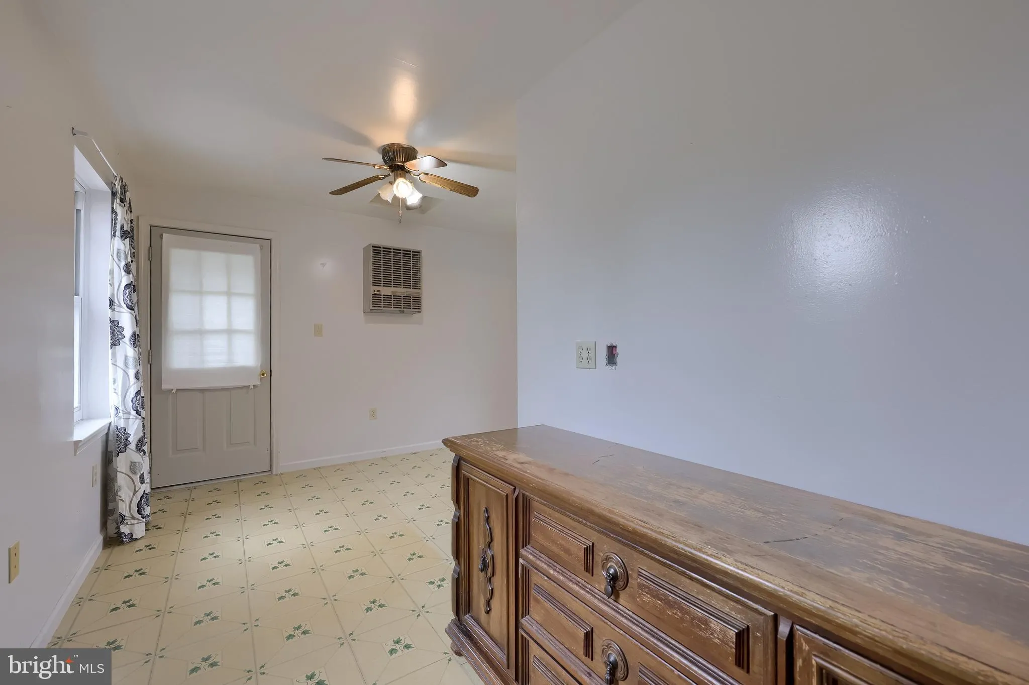 Lancaster, Pennsylvania 17603, United States, 5 Bedrooms Bedrooms, ,2 BathroomsBathrooms,Residential,Active,197044