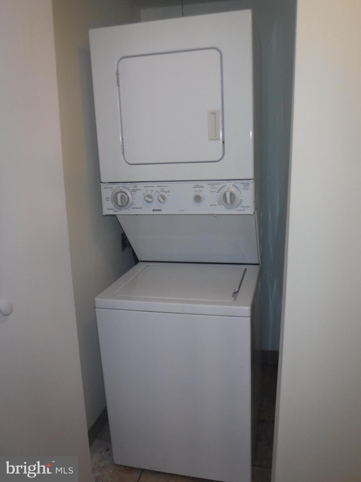 OLDE OAK - Residential Lease