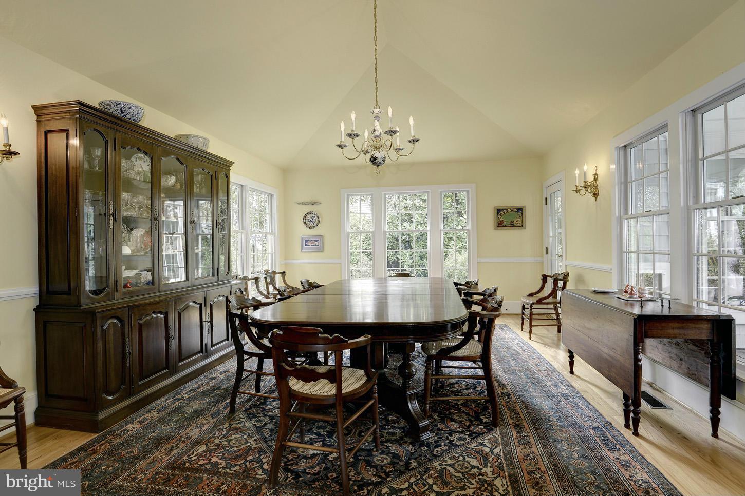 SHADY SIDE - Residential