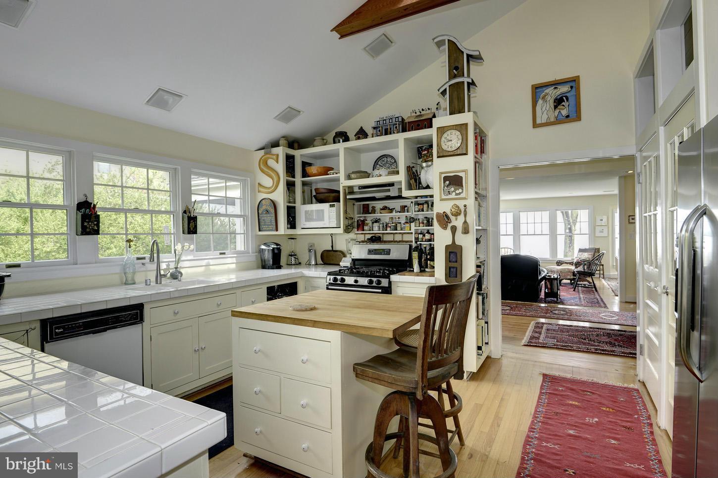 SHADY SIDE - Residential