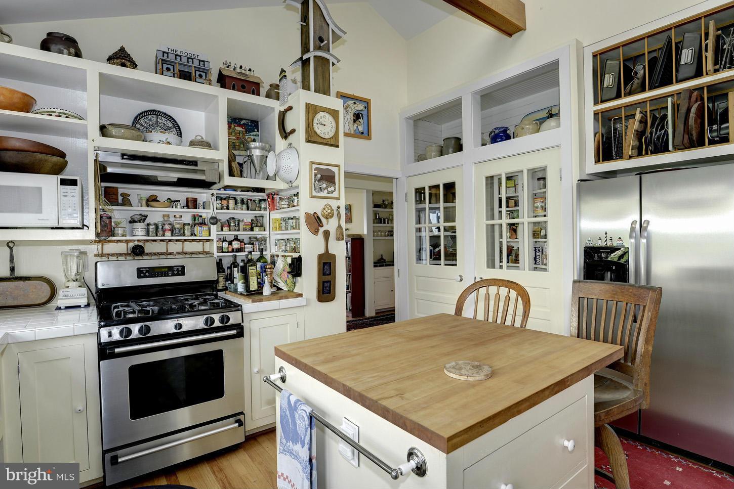 SHADY SIDE - Residential