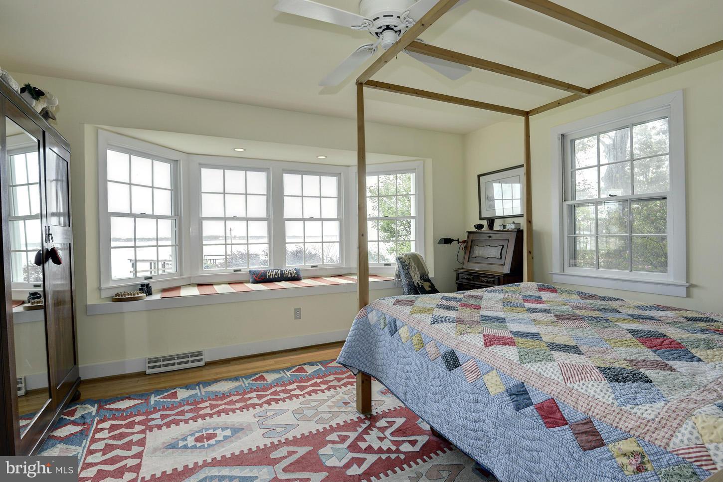 SHADY SIDE - Residential